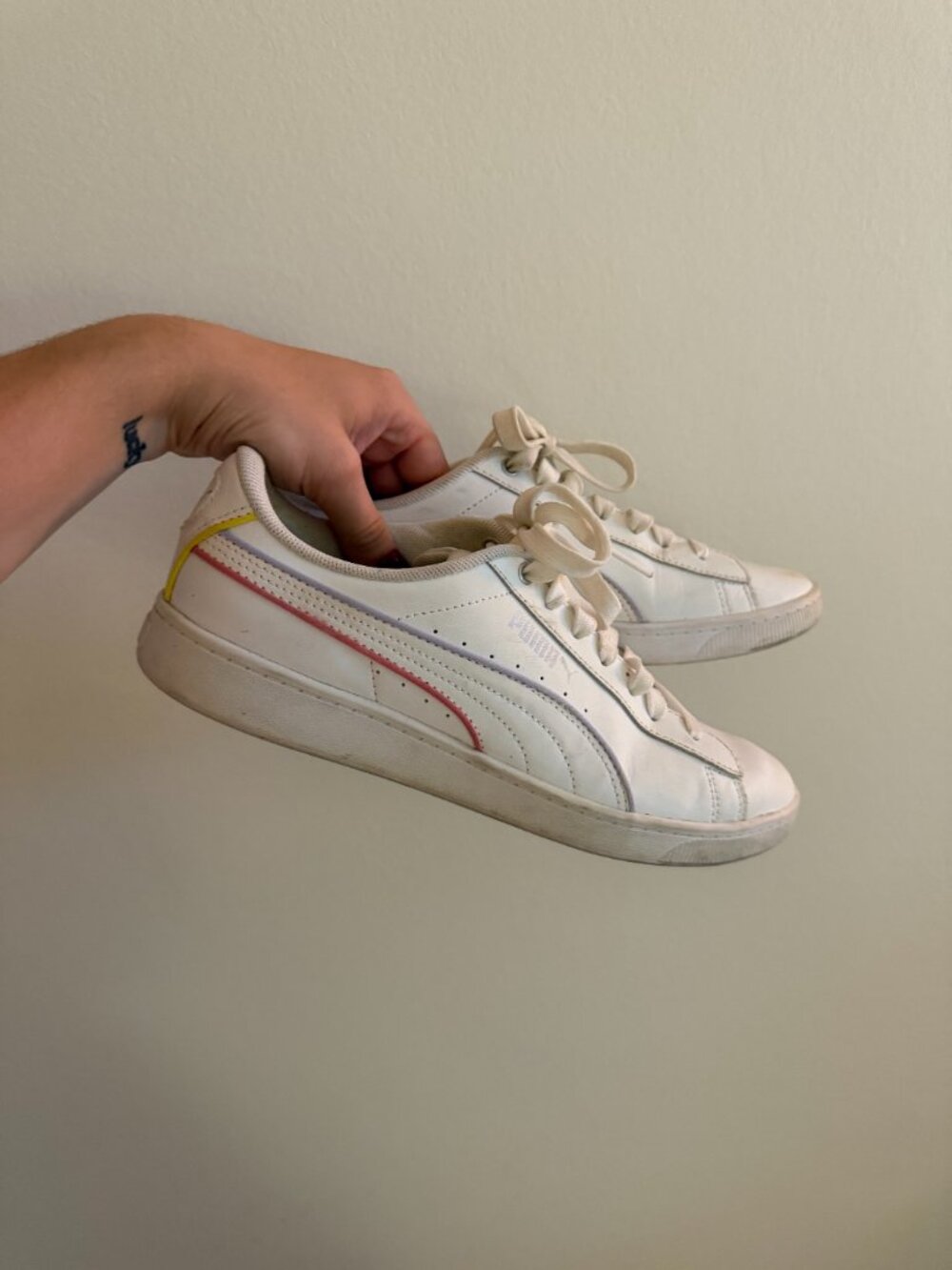 PUMA Vicky V2 sneaker white w/ pink, purple, yellow stripes